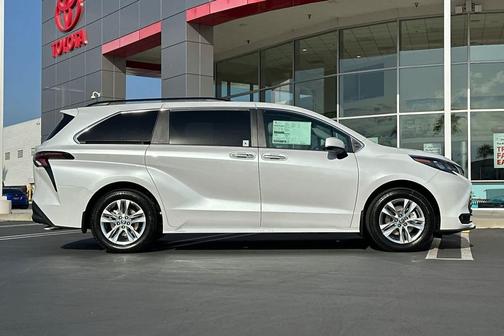 2025 Toyota Sienna XLE 7 Passenger