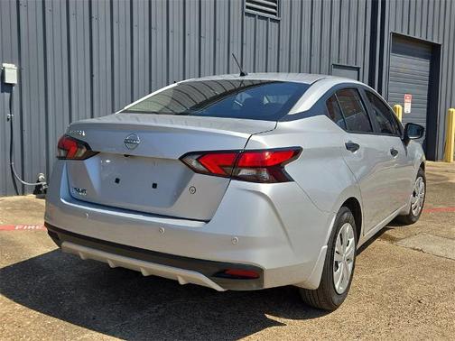 2025 Nissan Versa 1.6 S