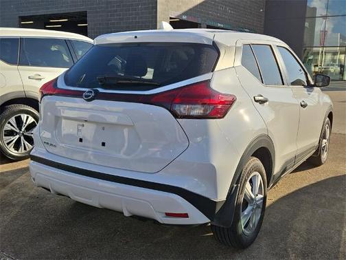 2024 Nissan Kicks S