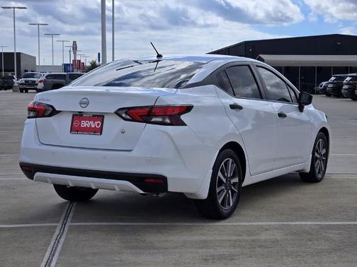 2025 Nissan Versa 1.6 S