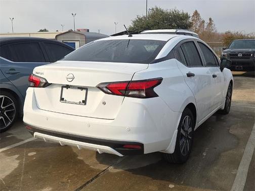 2025 Nissan Versa 1.6 S