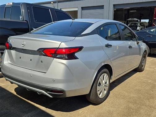 2025 Nissan Versa 1.6 S