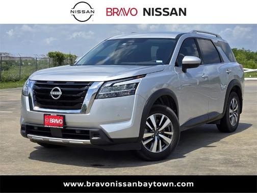 2024 Nissan Pathfinder SL