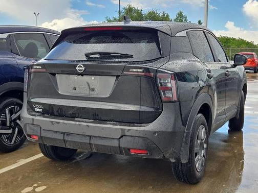 Super Black 2026 Nissan Kicks S