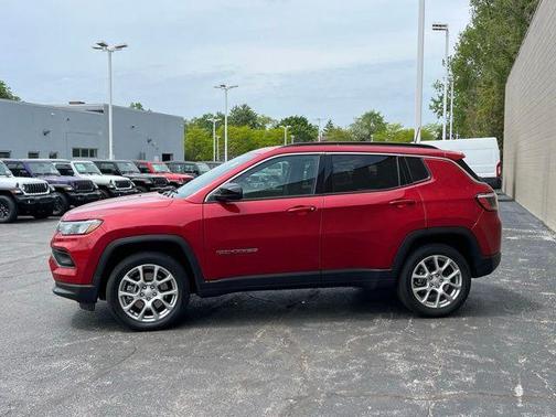 Red 2024 Jeep Compass Latitude Lux