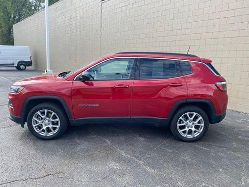 Red 2024 Jeep Compass Latitude Lux