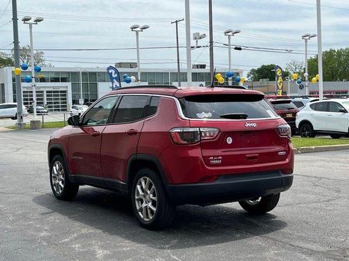 Red 2024 Jeep Compass Latitude Lux