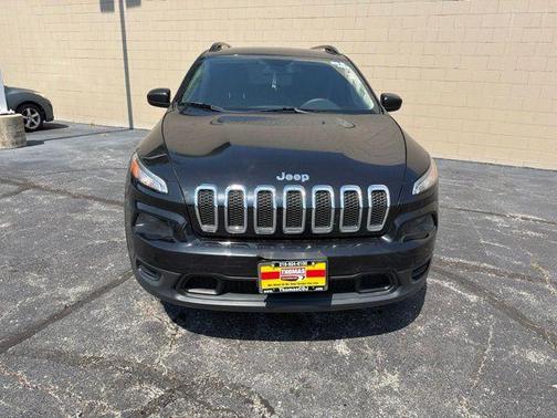 Brilliant Black Crystal Pearlcoat 2016 Jeep Cherokee Sport