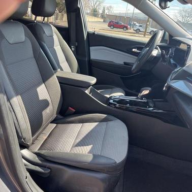 Sterling Gray Metallic 2025 Chevrolet Trax LT