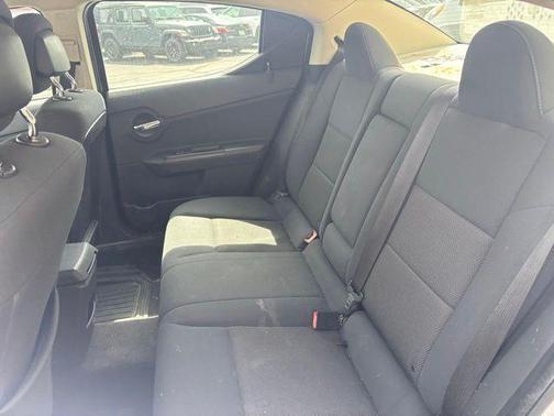 Bright Silver Clearcoat Metallic 2010 Dodge Avenger SXT