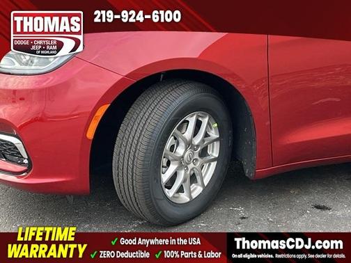 2026 Chrysler Pacifica Select