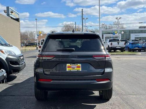 Metallic 2026 Jeep Grand Cherokee Limited