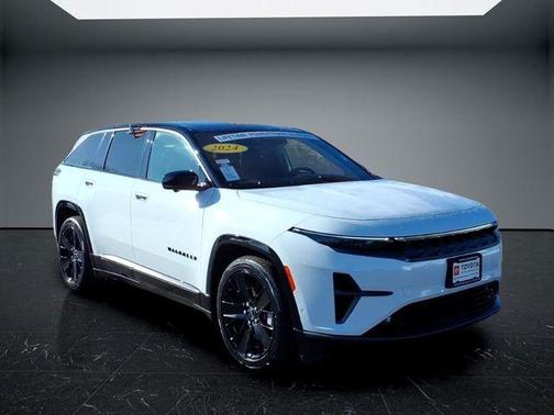 Bright White Clearcoat 2024 Jeep Wagoneer S Launch Edition
