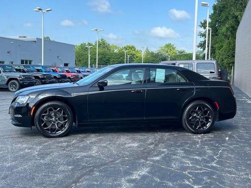Gloss Black 2021 Chrysler 300 Touring