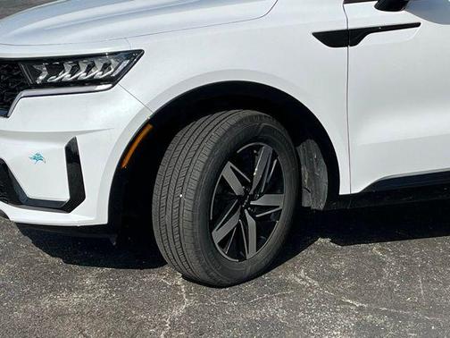 Glacial White Pearl 2023 Kia Sorento S