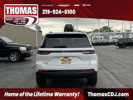 2025 Jeep Grand Cherokee Laredo