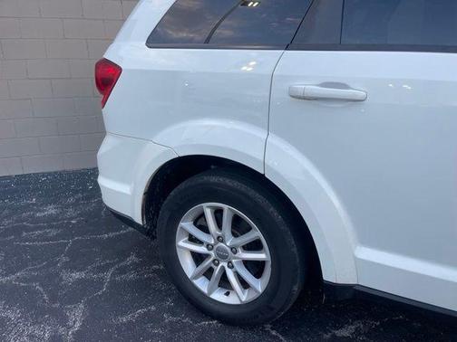 White 2014 Dodge Journey SXT