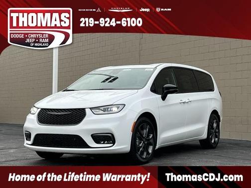 2026 Chrysler Pacifica Select