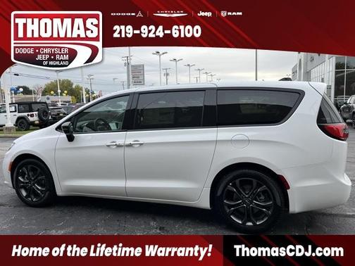 2026 Chrysler Pacifica Select