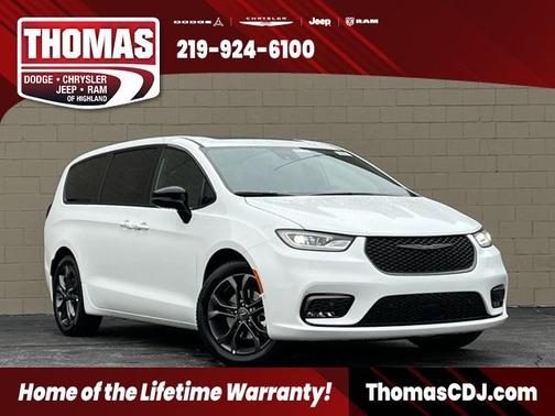 2026 Chrysler Pacifica Select