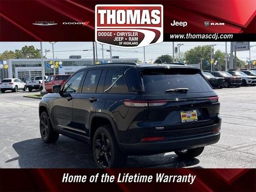2025 Jeep Grand Cherokee Laredo