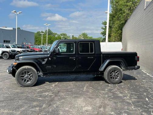 Black Clearcoat 2024 Jeep Gladiator Sport