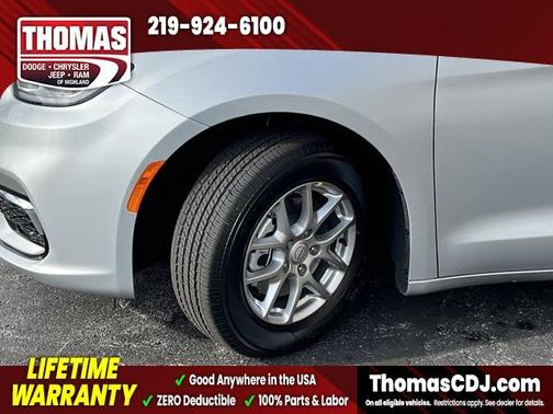 2026 Chrysler Pacifica Select