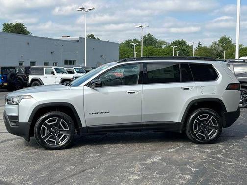 Silver Zynith Clearcoat 2026 Jeep Cherokee LAREDO/LIMITED