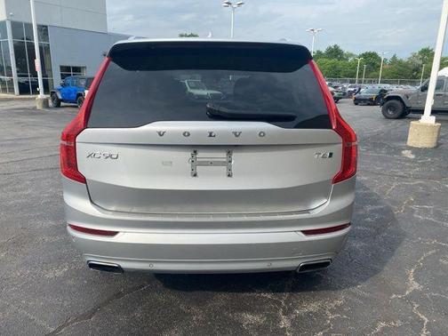 Bright Silver Metallic 2021 Volvo XC90 T6 Momentum 6 Passenger