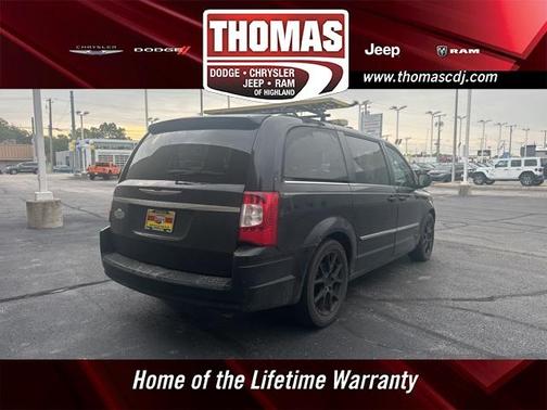 2011 Chrysler Town & Country Touring