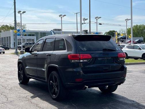 Brilliant Black Crystal Pearlcoat 2014 Jeep Grand Cherokee Altitude