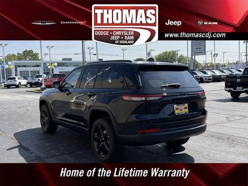 2025 Jeep Grand Cherokee Laredo