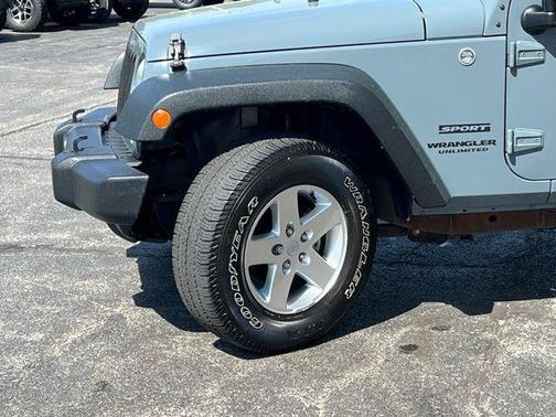 Anvil Clearcoat 2014 Jeep Wrangler Unlimited Sport