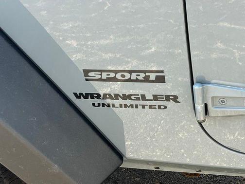 Anvil Clearcoat 2014 Jeep Wrangler Unlimited Sport