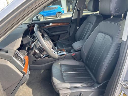 2023 Audi Q5 45 S line quattro Premium