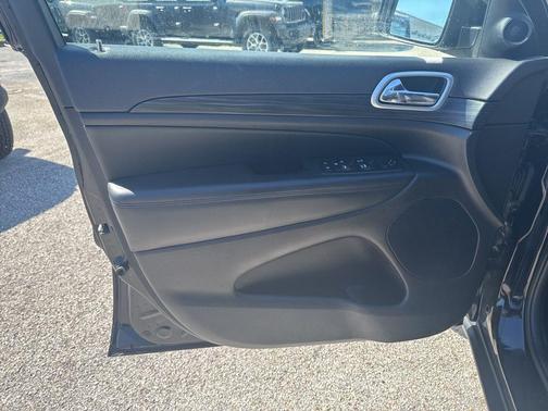 2019 Jeep Grand Cherokee Laredo E