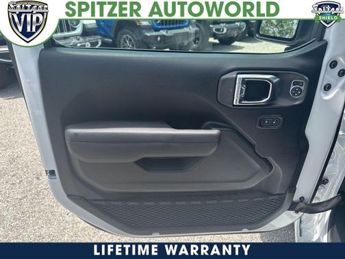 2025 Jeep Gladiator Sport