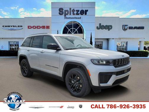 Silver Zynith 2026 Jeep Grand Cherokee Laredo