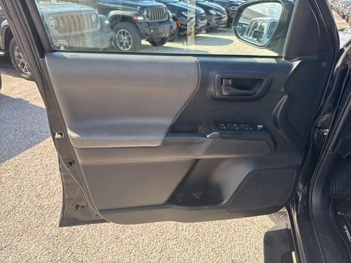 2018 Toyota Tacoma SR