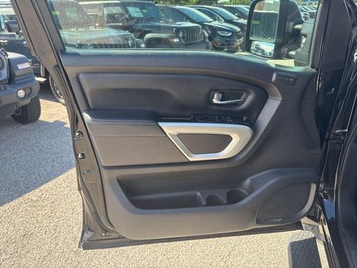 2018 Nissan Titan SL