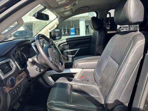 2018 Nissan Titan SL