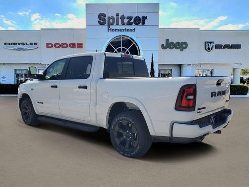 Bright White Clearcoat 2026 RAM 1500 Big Horn/Lone Star