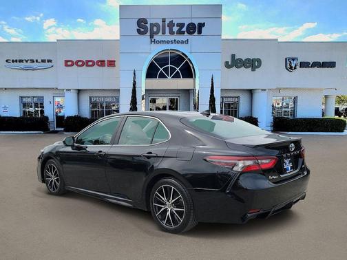Midnight Black Metallic 2023 Toyota Camry SE