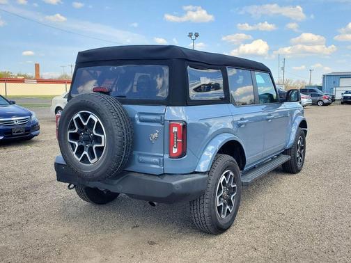 2023 Ford Bronco Outer Banks