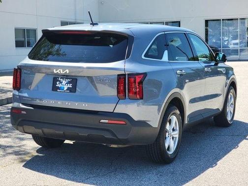 2022 Kia Sorento LX