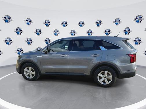 2022 Kia Sorento LX
