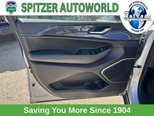 2022 Jeep Grand Cherokee L Laredo