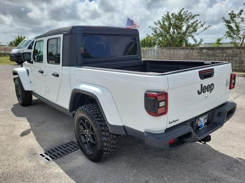 2025 Jeep Gladiator Sport