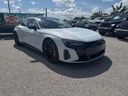 2022 Audi RS e-tron GT Base