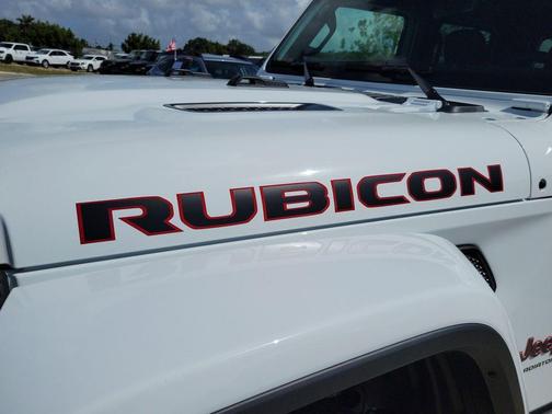Bright White Clearcoat 2026 Jeep Gladiator Rubicon